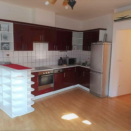 Centrum - A. Apartman Pécs Exteriör bild